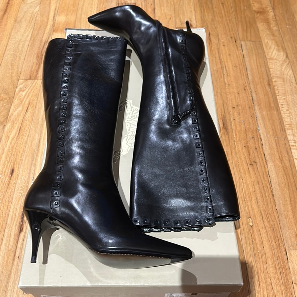 Burberry Black Womens Knee High Zipper Boots Sz 7 New with Box